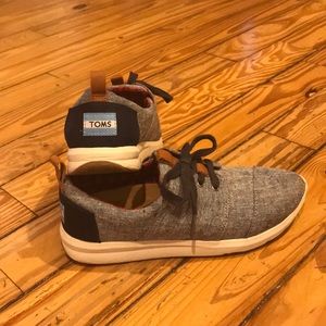 Lace up Toms